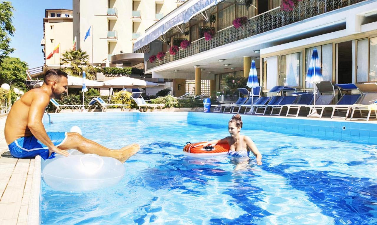 Hotel Royal-Spiaggia غاتيو أ ماري المظهر الخارجي الصورة