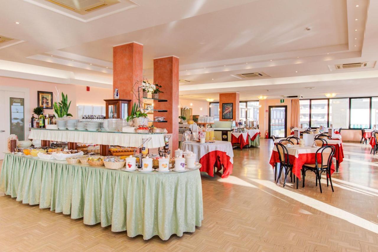 Hotel Royal-Spiaggia غاتيو أ ماري المظهر الخارجي الصورة