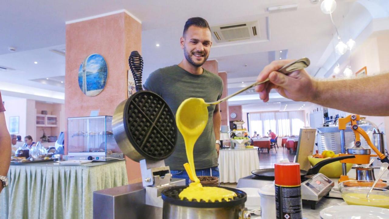 Hotel Royal-Spiaggia غاتيو أ ماري المظهر الخارجي الصورة