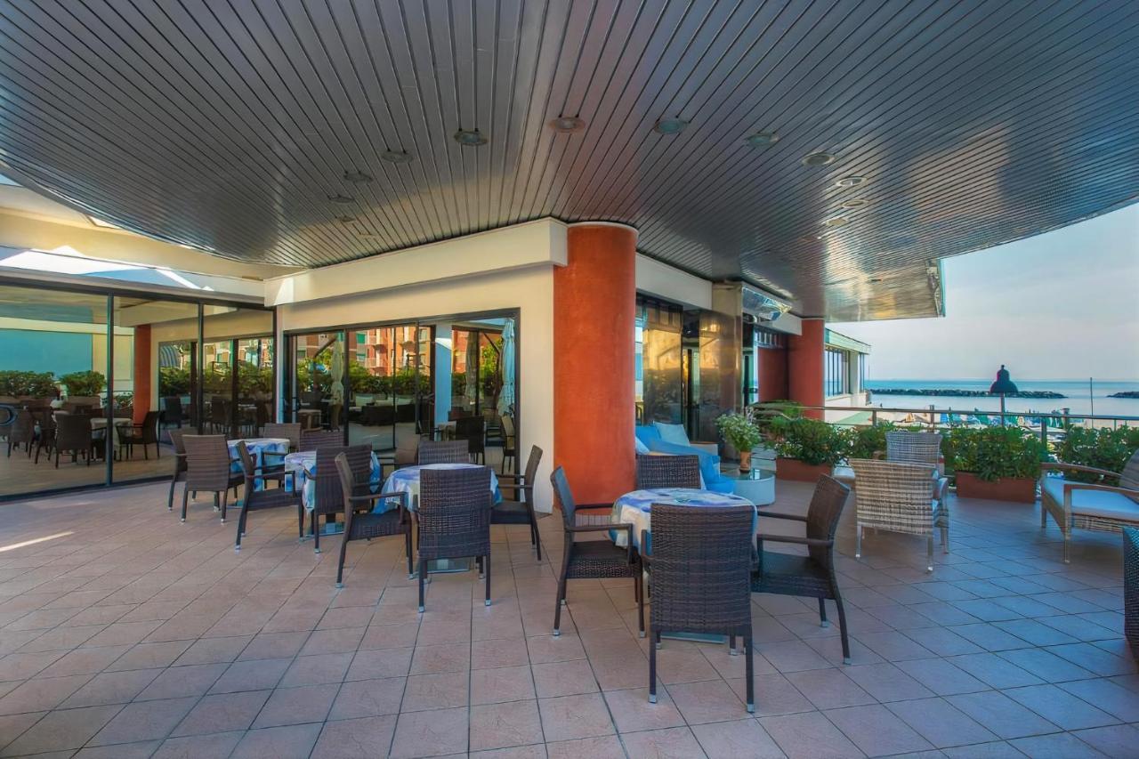 Hotel Royal-Spiaggia غاتيو أ ماري المظهر الخارجي الصورة