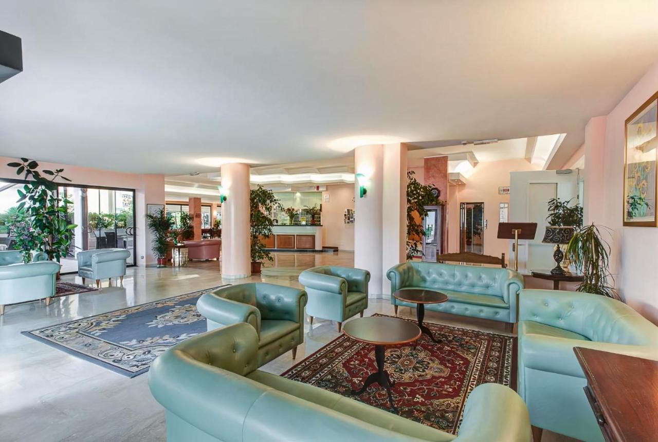 Hotel Royal-Spiaggia غاتيو أ ماري المظهر الخارجي الصورة