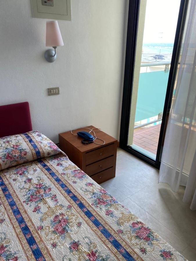Hotel Royal-Spiaggia غاتيو أ ماري المظهر الخارجي الصورة