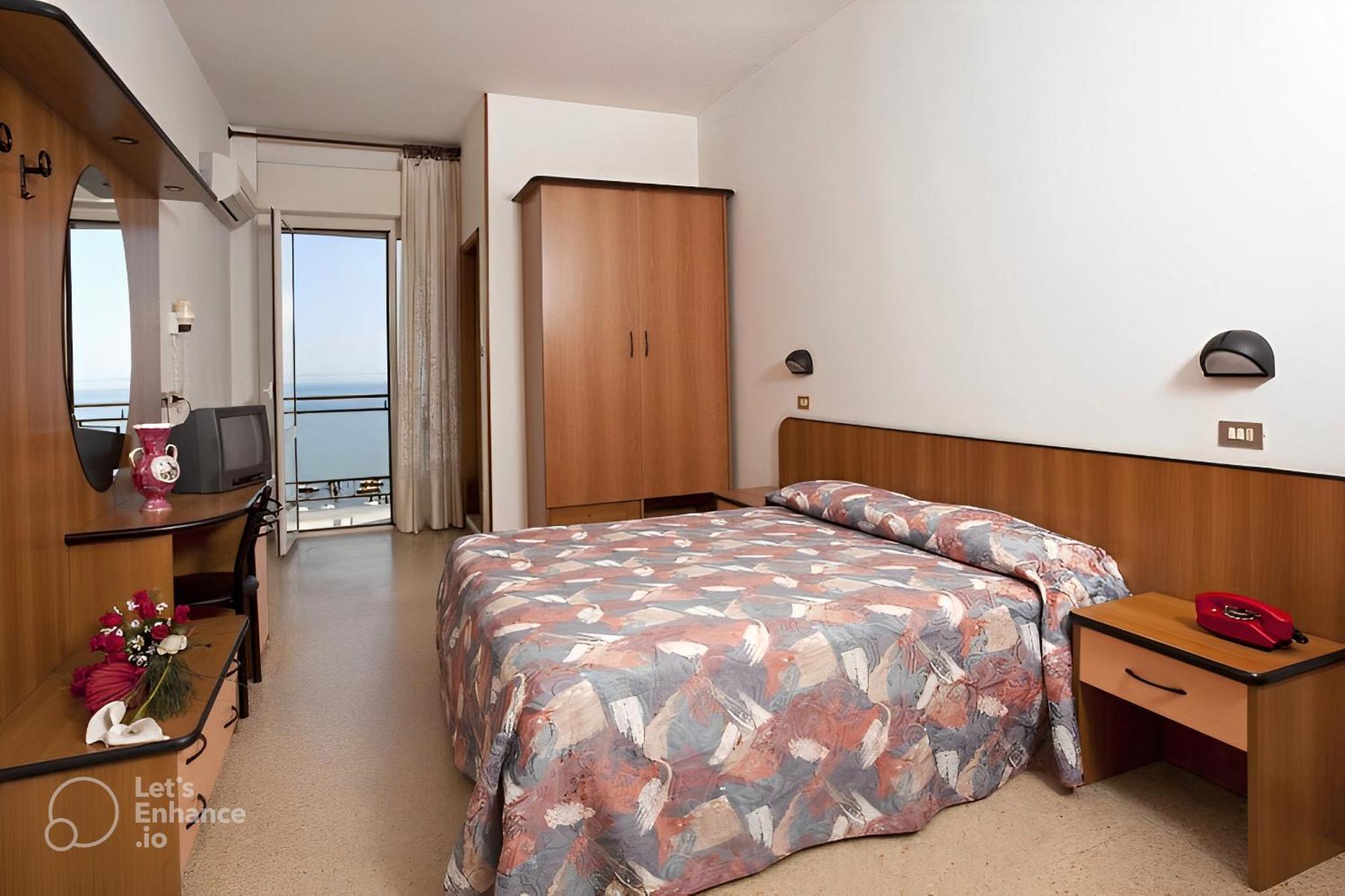 Hotel Royal-Spiaggia غاتيو أ ماري المظهر الخارجي الصورة